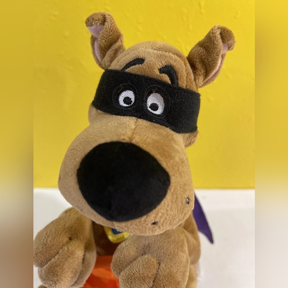 Hallmark Trick Or Treatin' Sooby-Doo Plush Animated Collectable Released in 2008 - Picture 8 of 12